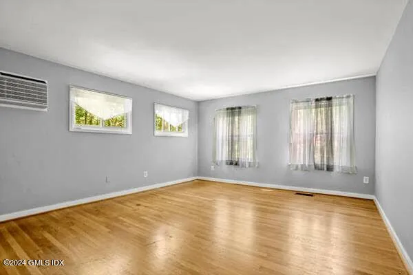 $3,450 | 21 Hycliff Road, Unit COTTAGE, Greenwich, CT 06831