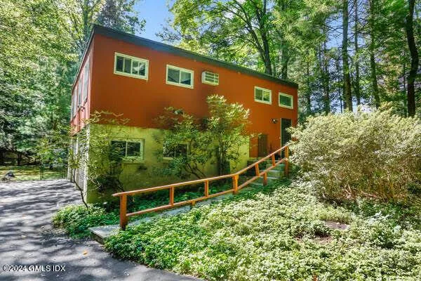 $3,450 | 21 Hycliff Road, Unit COTTAGE, Greenwich, CT 06831