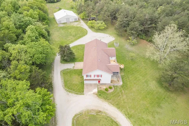 $999,900 | 107 Wildhorse Road, Farmington, MO 63640