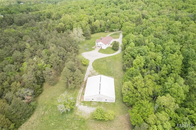 $999,900 | 107 Wildhorse Road, Farmington, MO 63640