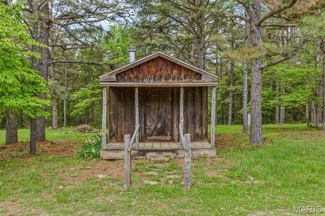 $999,900 | 107 Wildhorse Road, Farmington, MO 63640