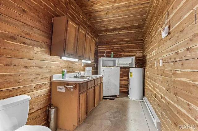 $999,900 | 107 Wildhorse Road, Farmington, MO 63640