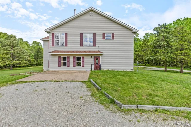 $999,900 | 107 Wildhorse Road, Farmington, MO 63640