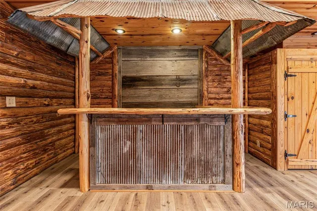 $999,900 | 107 Wildhorse Road, Farmington, MO 63640