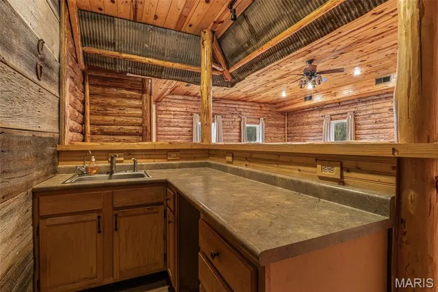 $999,900 | 107 Wildhorse Road, Farmington, MO 63640