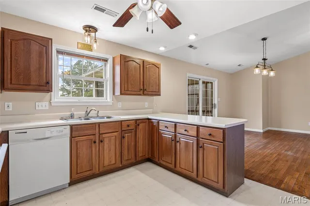 $999,900 | 107 Wildhorse Road, Farmington, MO 63640