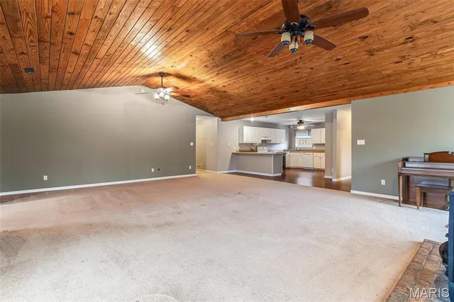 $999,900 | 107 Wildhorse Road, Farmington, MO 63640