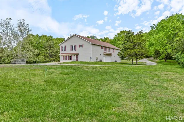 $999,900 | 107 Wildhorse Road, Farmington, MO 63640