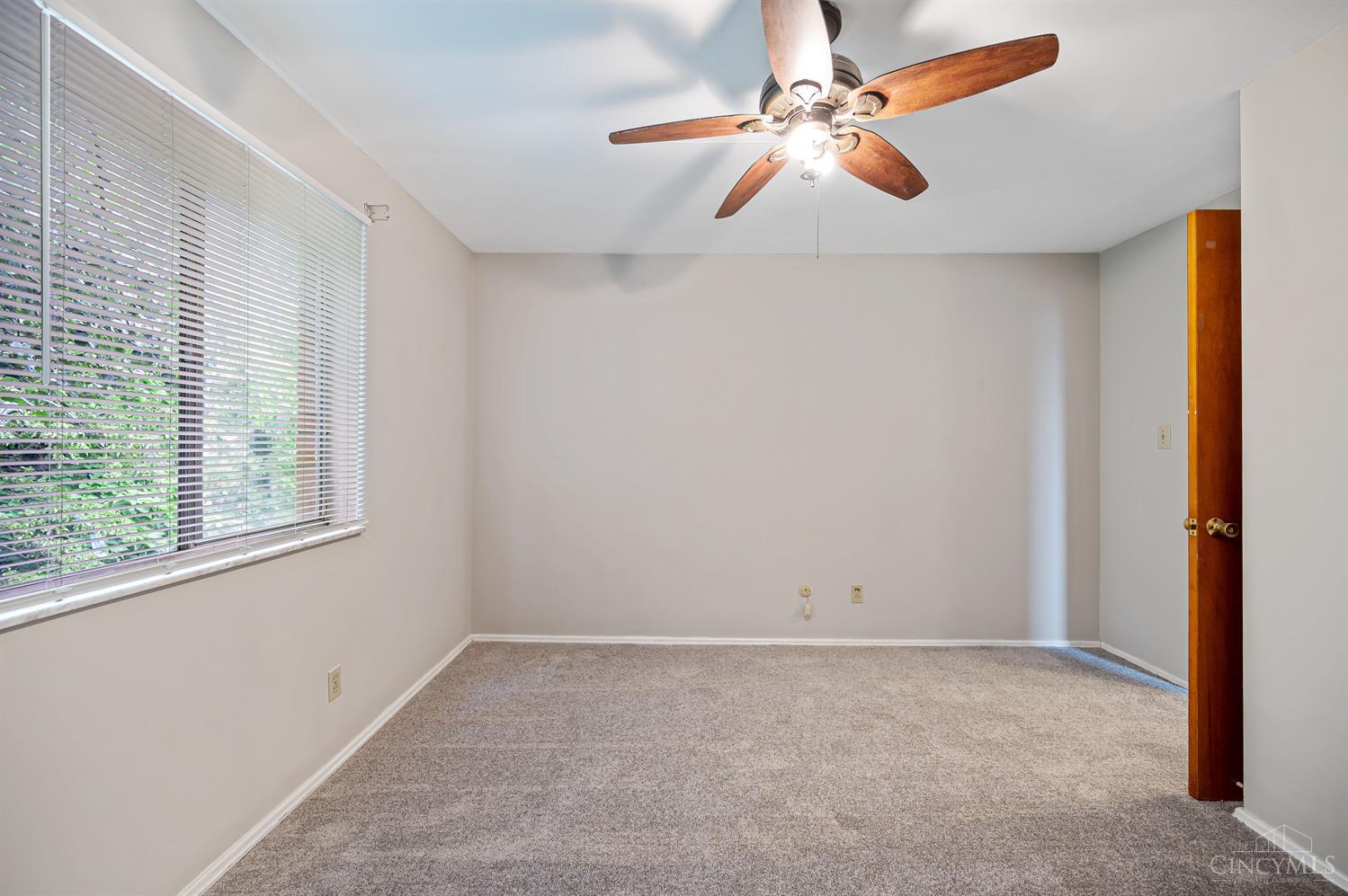 2956 Ferguson Road Cincinnati, OH 45238 - Photo 12 of 27 Gallery Image 12