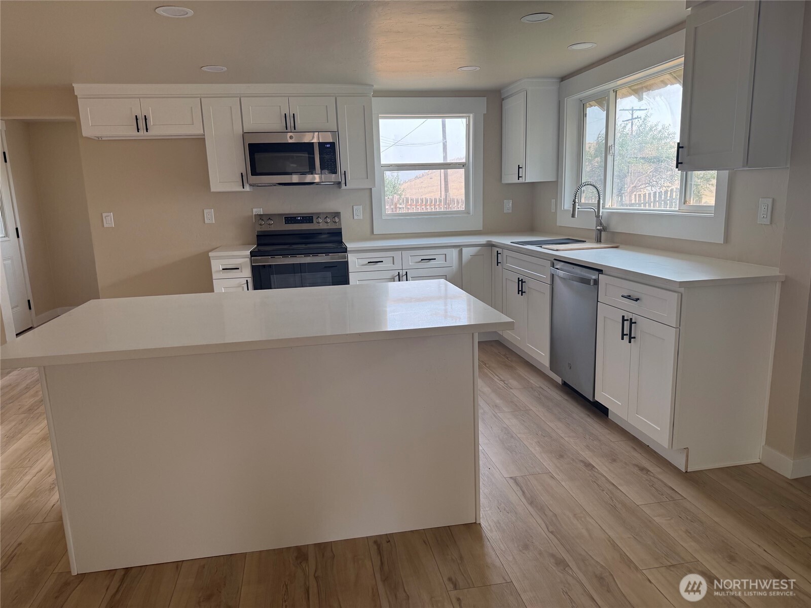1200 Tibbling Road Selah, WA 98942 - Photo 5 of 37 Gallery Image 5