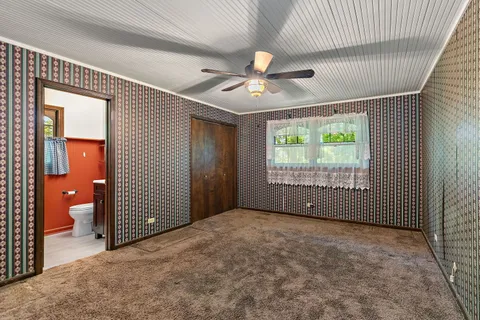 $405,000 | 2 Summit Avenue, East Dundee, IL 60118