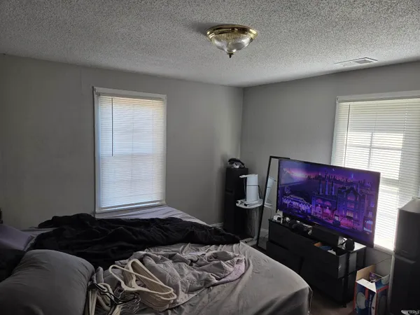 $69,900 | 411 North State Street, Muncie, IN 47303