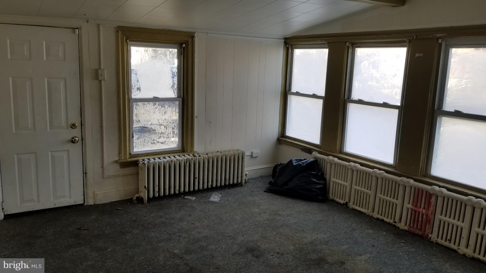 826 Butler Street Chester, PA 19013 - Photo 5 of 14 Gallery Image 5