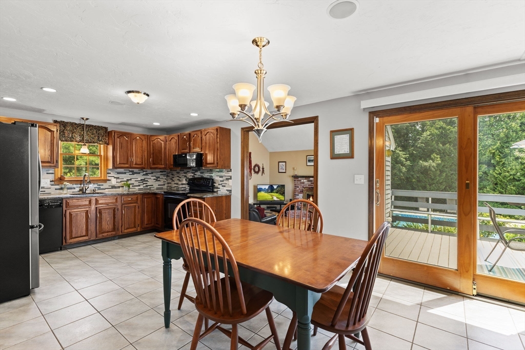 199 Brook Bend Road Hanson, MA 02341 - Photo 4 of 42 Gallery Image 4