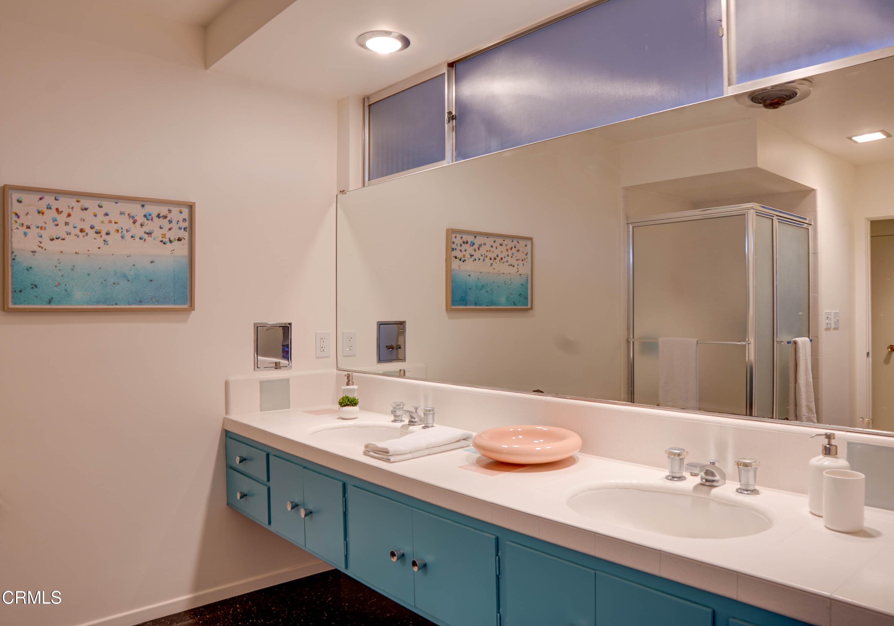 1535 Meadowbrook Road Altadena, CA 91001 - Photo 19 of 32 a bathroom with a sink and a mirror