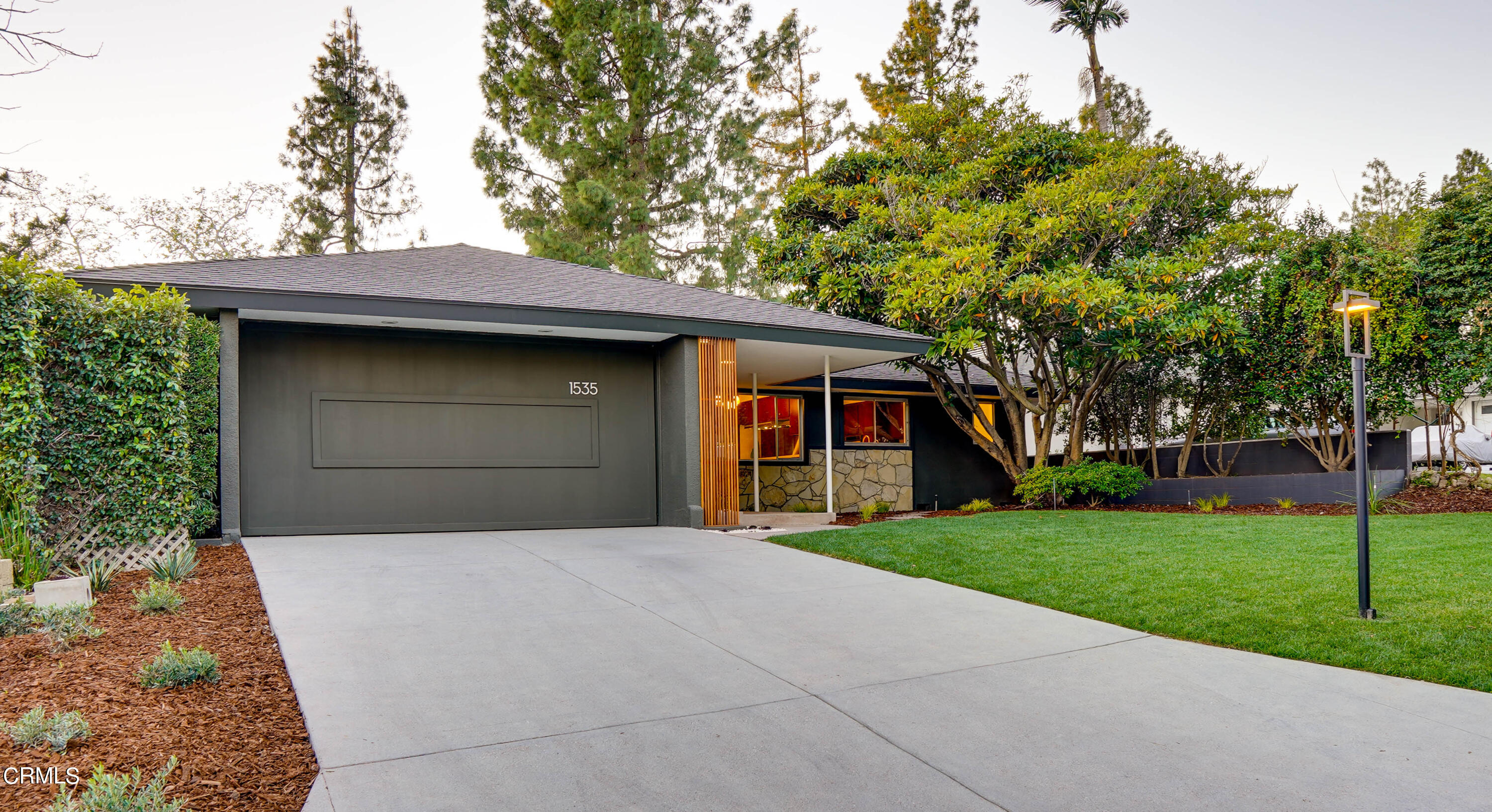 1535 Meadowbrook Road Altadena, CA 91001 - Photo 26 of 32 a front view of house with yard