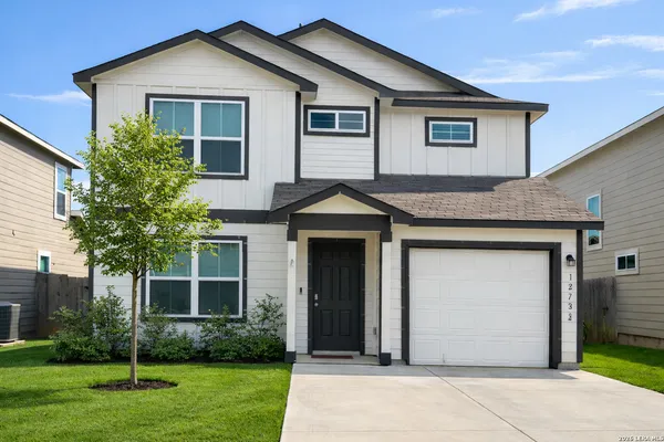 $1,700 | 13728 Grapeland Gap, San Antonio, TX 78254