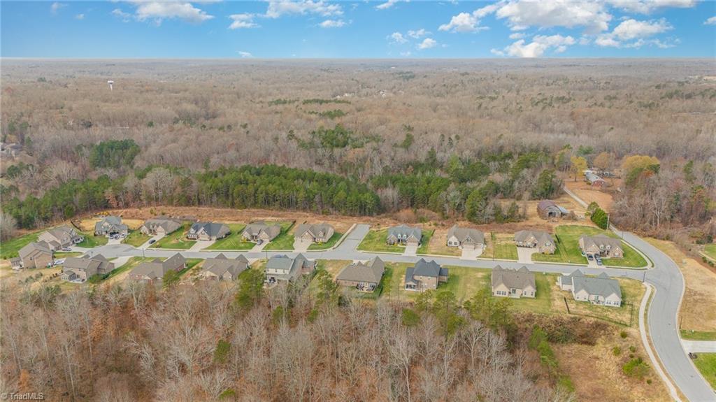 2827 Fallin Court High Point, NC 27262 - Photo 39 of 43 Gallery Image 39