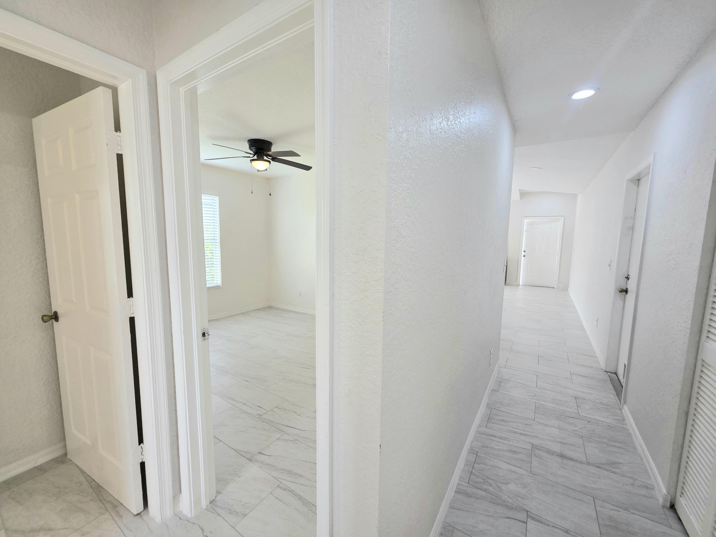 569 East Ridge Circle North Boynton Beach, FL 33435 - Photo 10 of 25 20260603_143535(1)