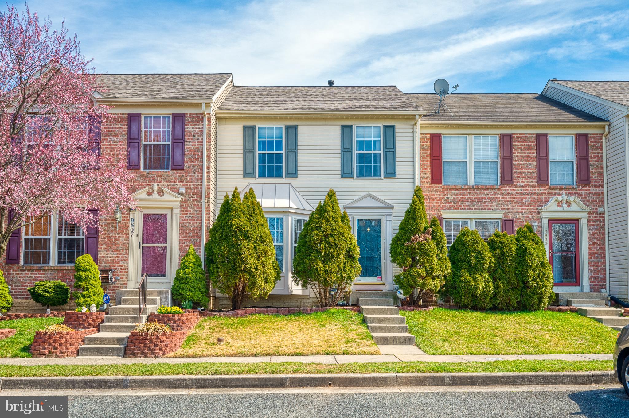 Updated Townhome Ready for Move-In!
