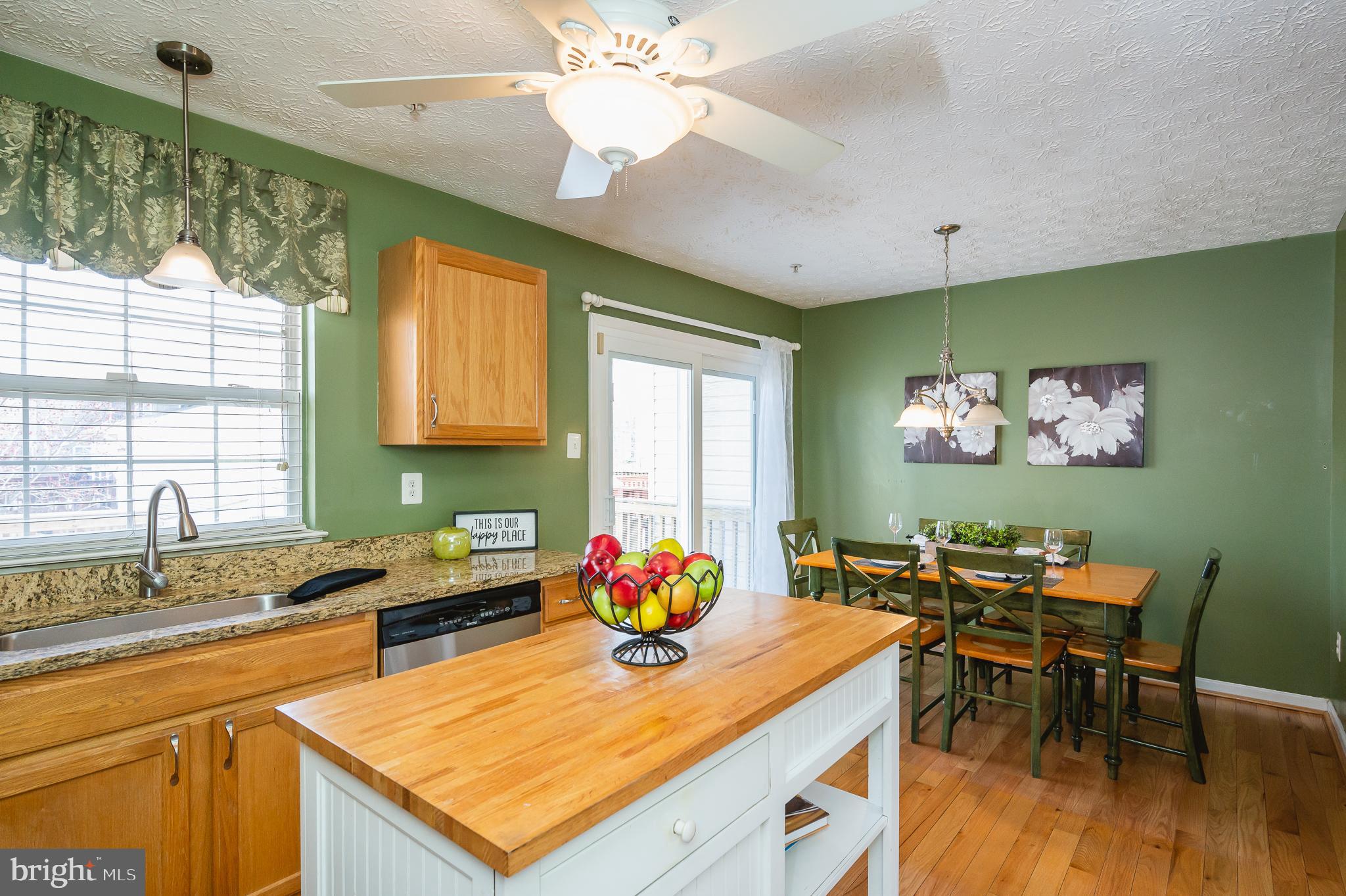 9805 Finsbury Road Rosedale, MD 21237 - Photo 5 of 29 Large Dining Space