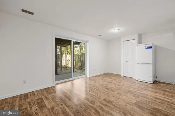 $2,800 | 1095 Travis Lane, Gaithersburg, MD 20879