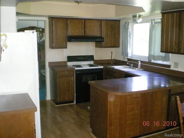 18336 Levan Road Livonia, MI 48152 - Photo 5 of 25 Kitchen 1