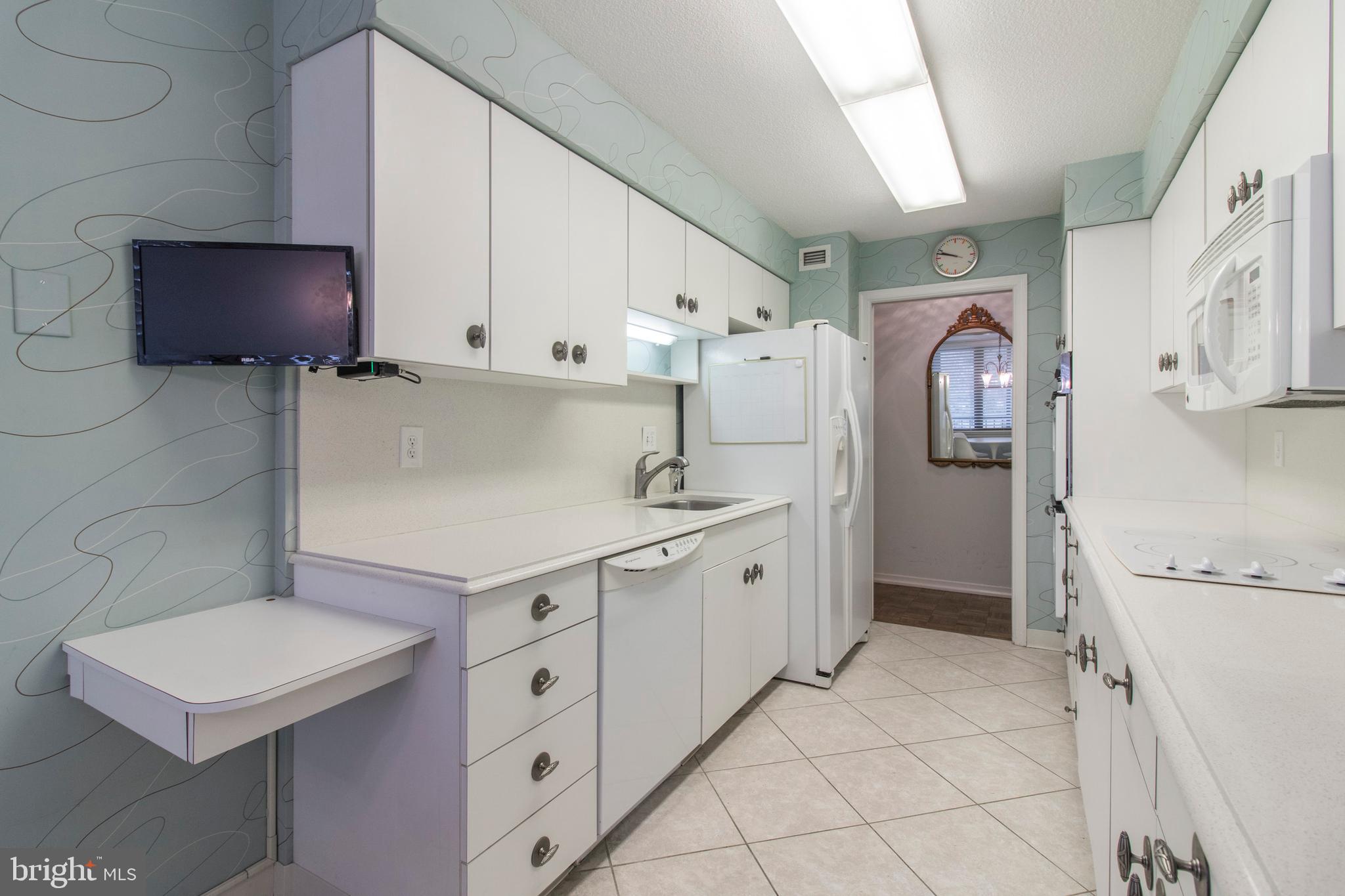 8302 Old York Road, Unit B33 Elkins Park, PA 19027 - Photo 11 of 34 Kitchen