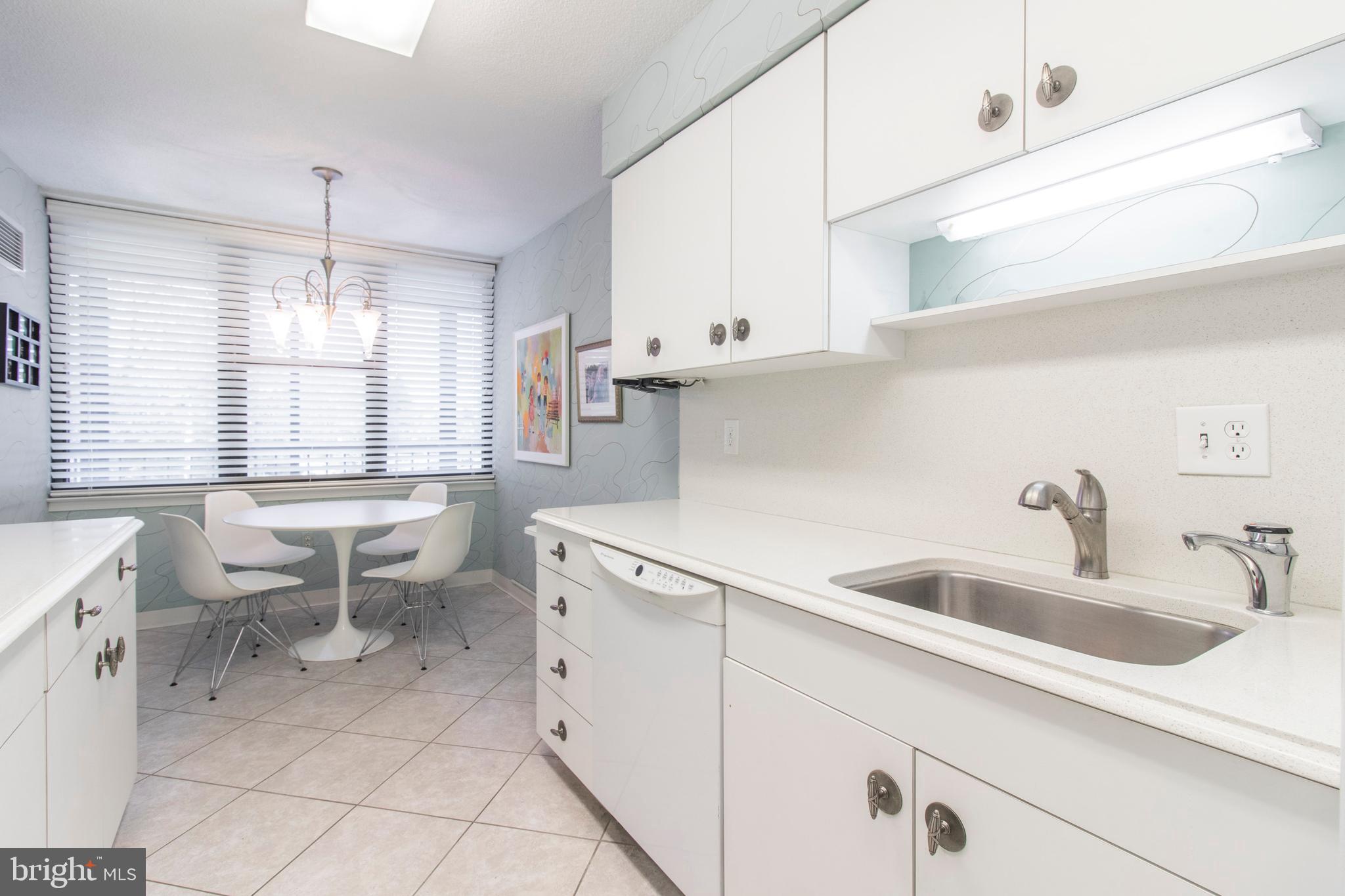8302 Old York Road, Unit B33 Elkins Park, PA 19027 - Photo 14 of 34 Kitchen