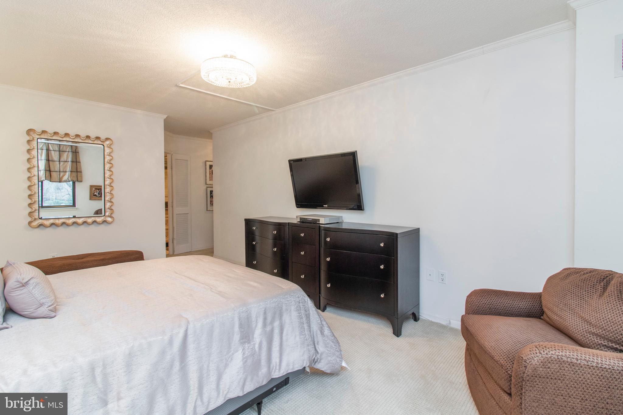 8302 Old York Road, Unit B33 Elkins Park, PA 19027 - Photo 20 of 34 Master Suite