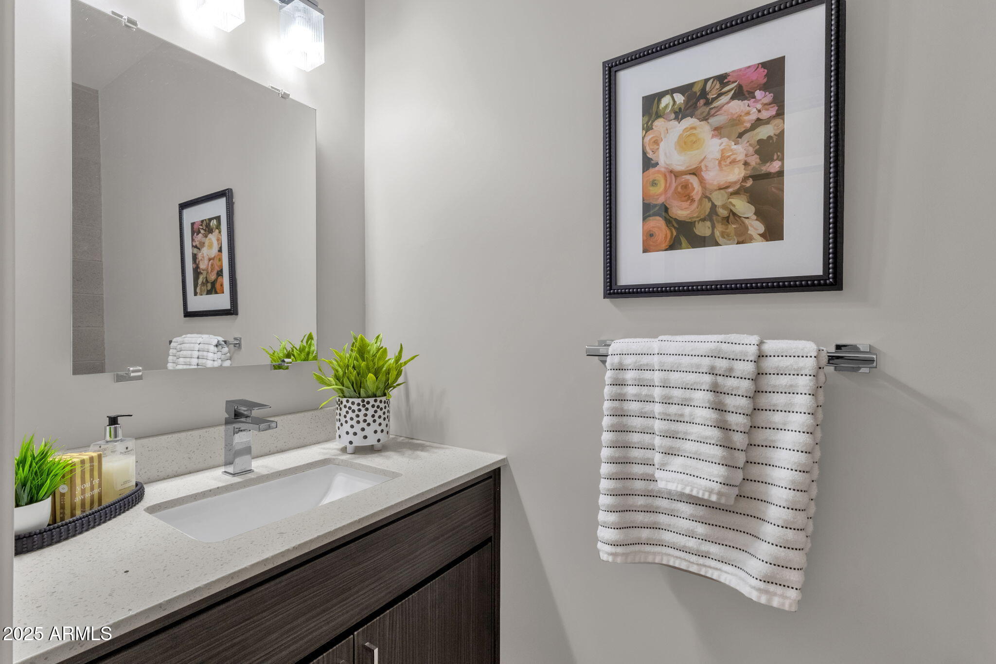 2727 East Thomas Road, Unit 9 Phoenix, AZ 85016 - Photo 14 of 46 a bathroom with a sink and a mirror