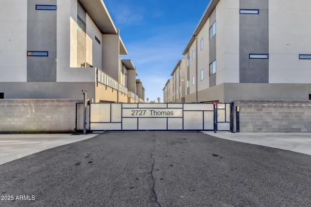 $495,000 | 2727 East Thomas Road, Unit 9, Phoenix, AZ 85016
