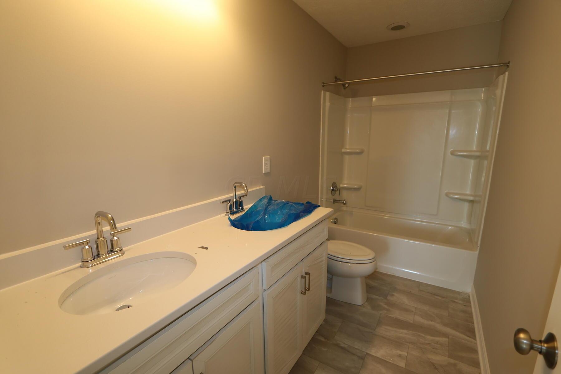 58 Chambers Bay Road Commercial Point, OH 43116 - Photo 9 of 19 Bathroom