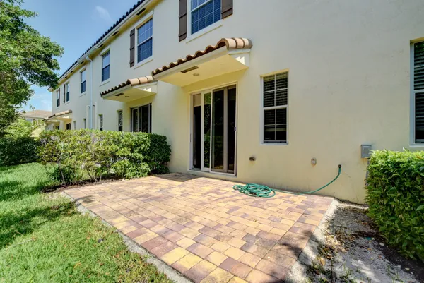 $449,000 | 480 Francesca Ridge Road, Boynton Beach, FL 33435