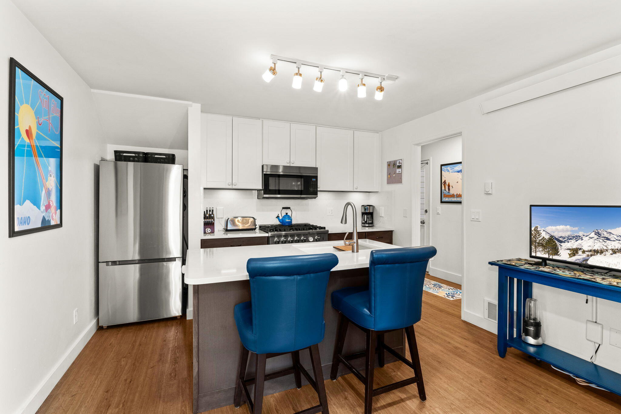 2209 Bonne Vie Condo Road Sun Valley, ID 83353 - Photo 3 of 26 Kitchen