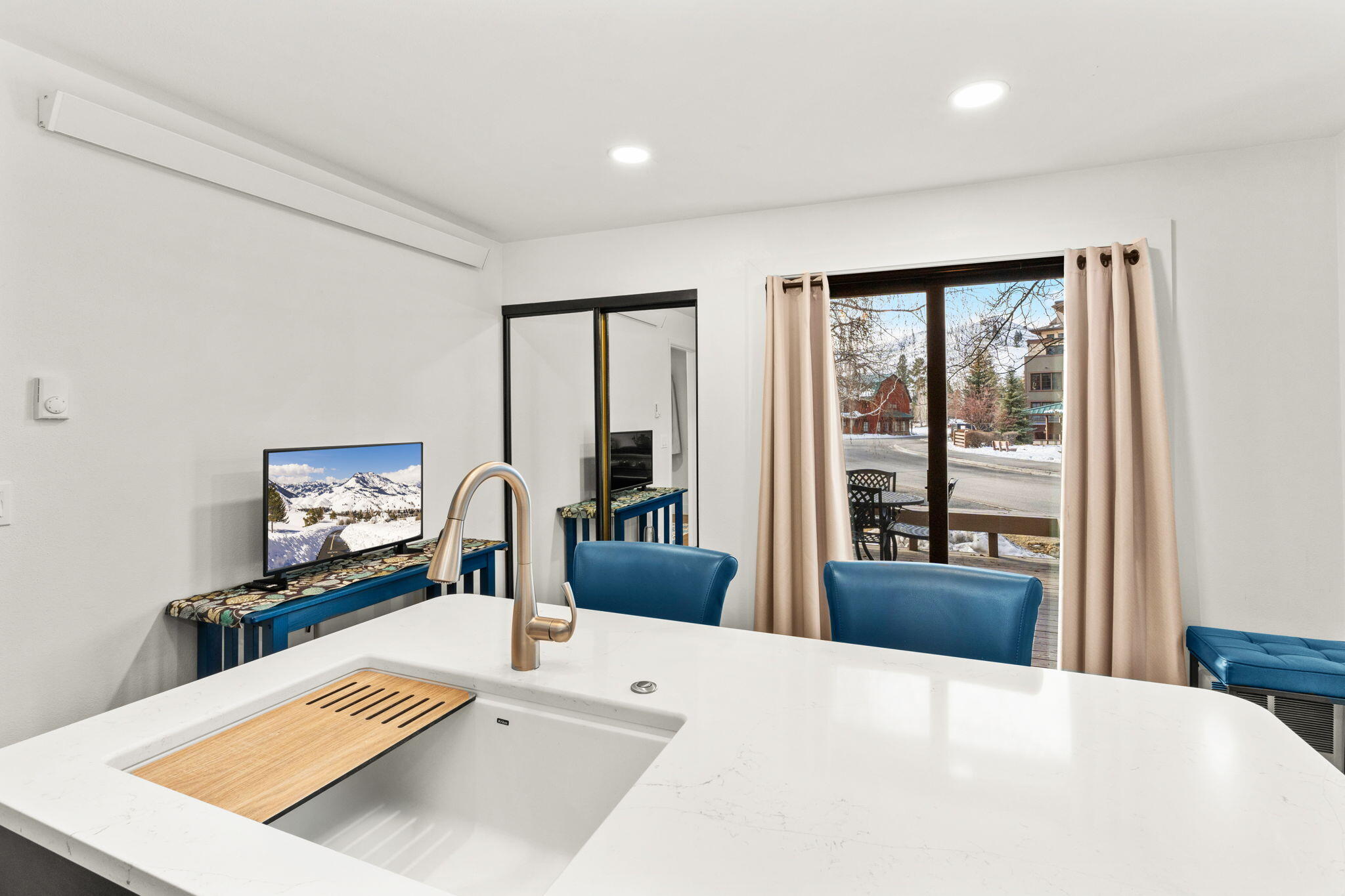 2209 Bonne Vie Condo Road Sun Valley, ID 83353 - Photo 4 of 26 Kitchen