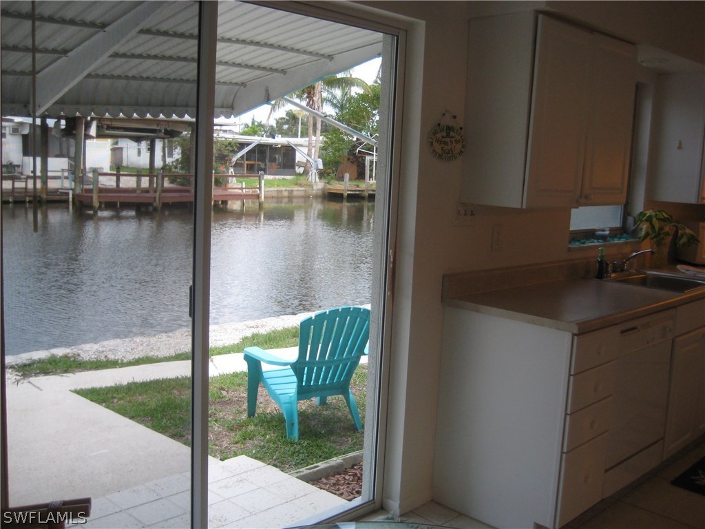 2567 Cay Cove Matlacha, FL 33993 - Photo 7 of 18 a bathroom with a mirror