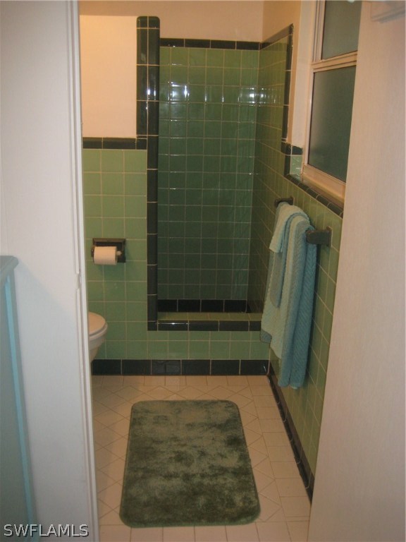2567 Cay Cove Matlacha, FL 33993 - Photo 9 of 18 a bathroom with a shower