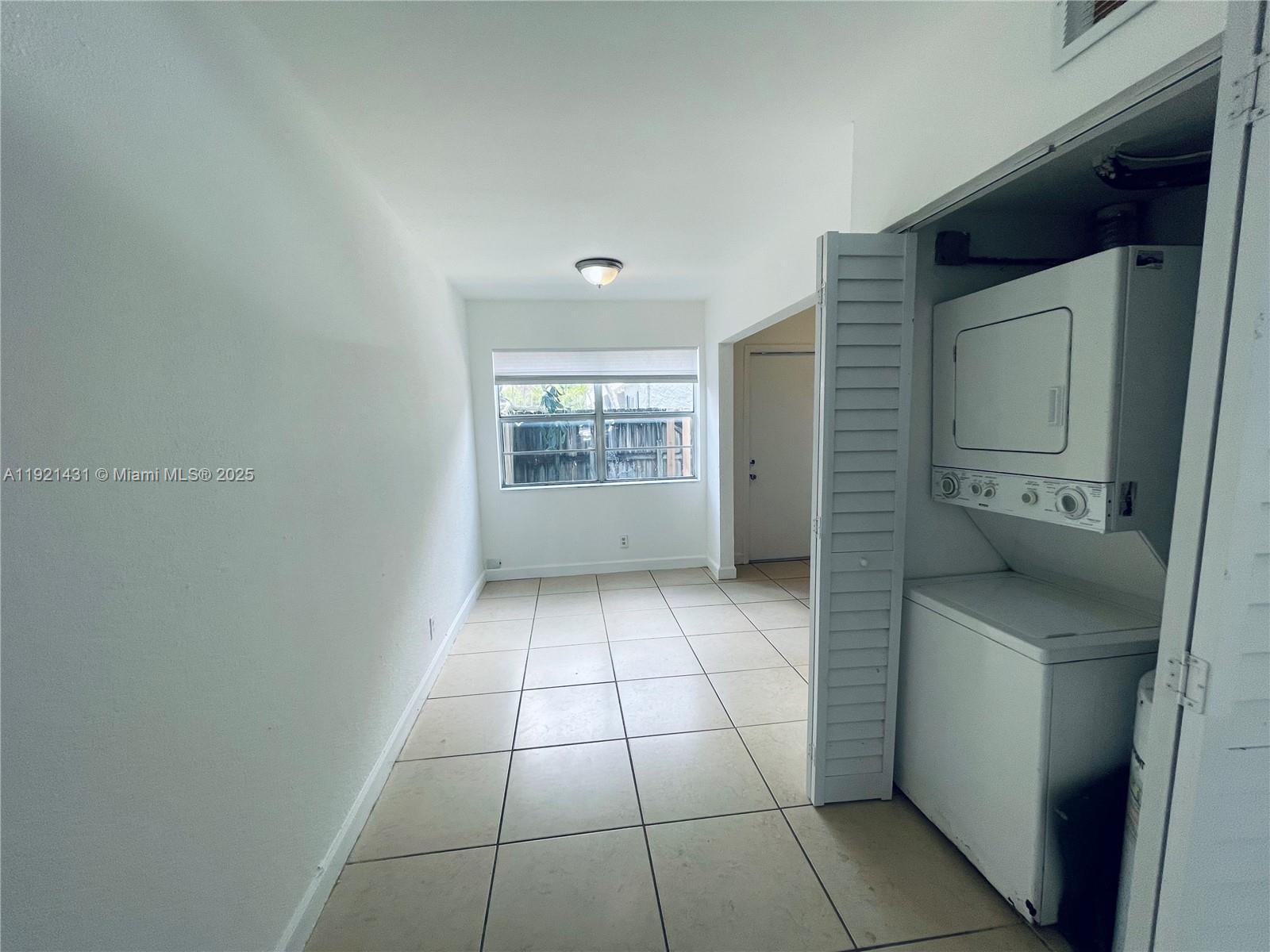 825 Northwest 46th Avenue, Unit 825 Plantation, FL 33317 - Photo 4 of 12