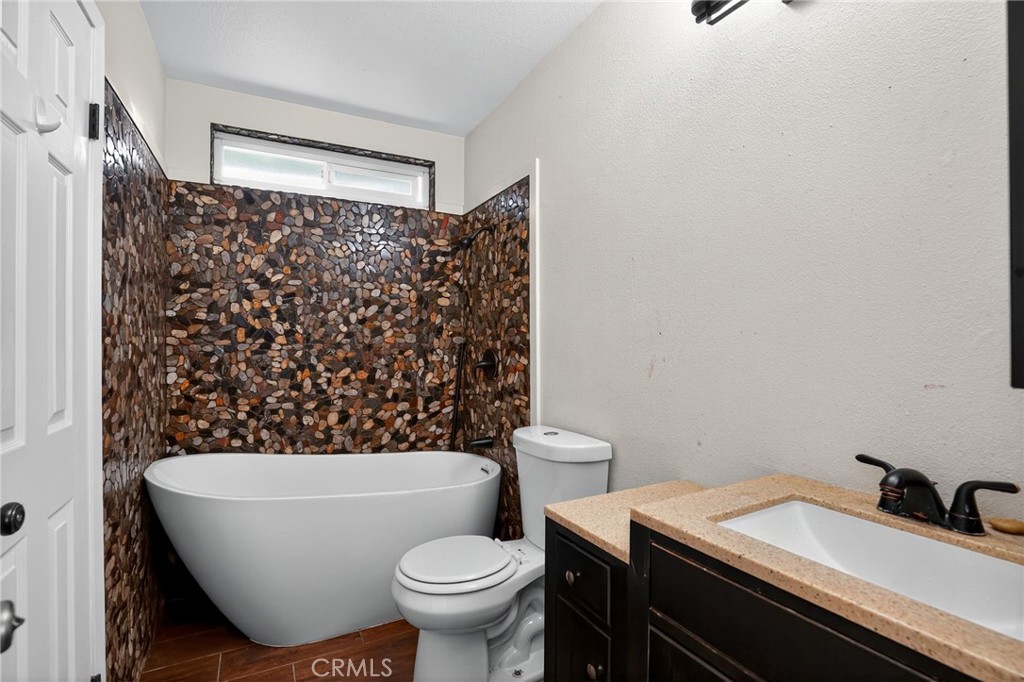 21983 Centurion Way Saugus, CA 91350 - Photo 11 of 19