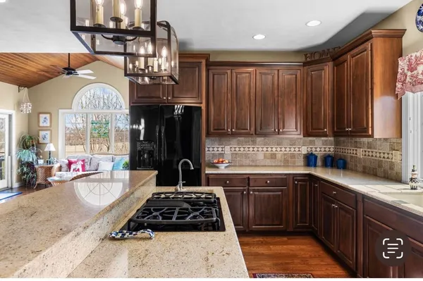 $750,000 | 10125 Creek Ridge Trail, Belvidere, IL 61008