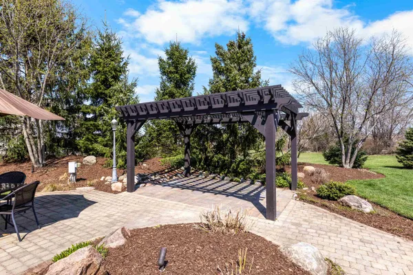 $750,000 | 10125 Creek Ridge Trail, Belvidere, IL 61008