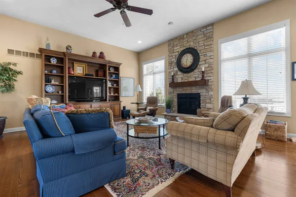 $750,000 | 10125 Creek Ridge Trail, Belvidere, IL 61008