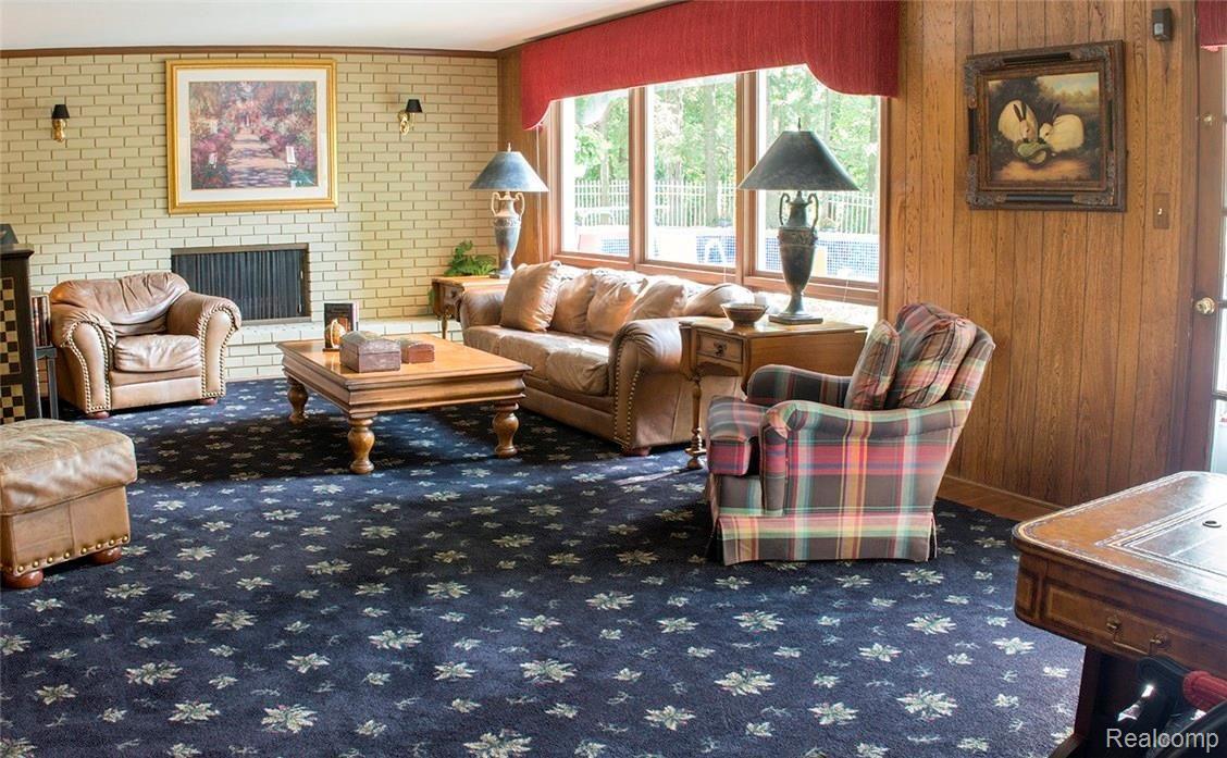 4110 Nearbrook Road Bloomfield Hills, MI 48302 - Photo 20 of 26 Family Room
