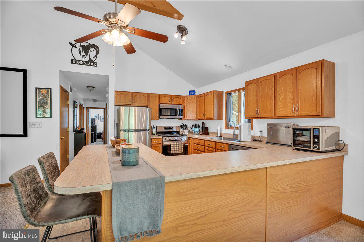 195 Carlisle Place Road Leesburg, NJ 08327 - Photo 9 of 49 Kitchen with Island