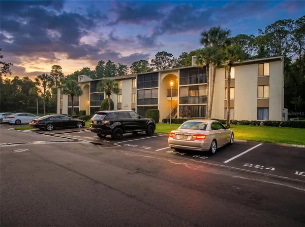 $1,700 | 3101 Lake Pine Way South, Unit G2, Tarpon Springs, FL 34688