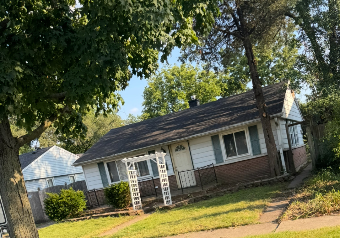 a house view with a outdoor space