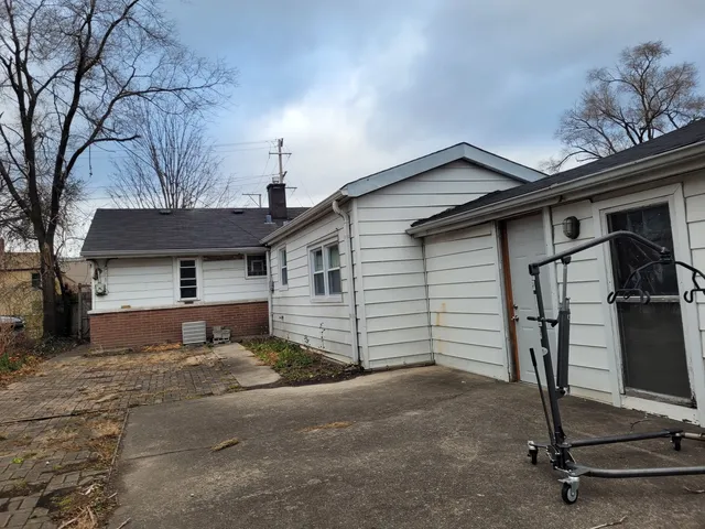 $195,000 | 7911 45th Street, Lyons, IL 60534