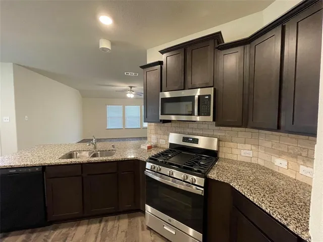 $2,095 | 761 Jamestown Lane, Fate, TX 75189