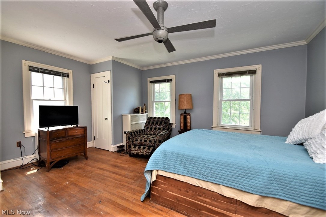 3347 Braemar Road Cleveland, OH 44120 - Photo 18 of 28 Second bedroom has wood floors and a ceiling fan.